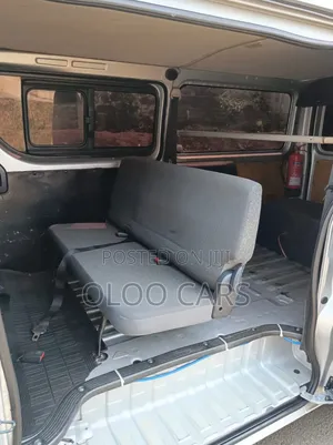 Toyota HiAce 2016 Silver