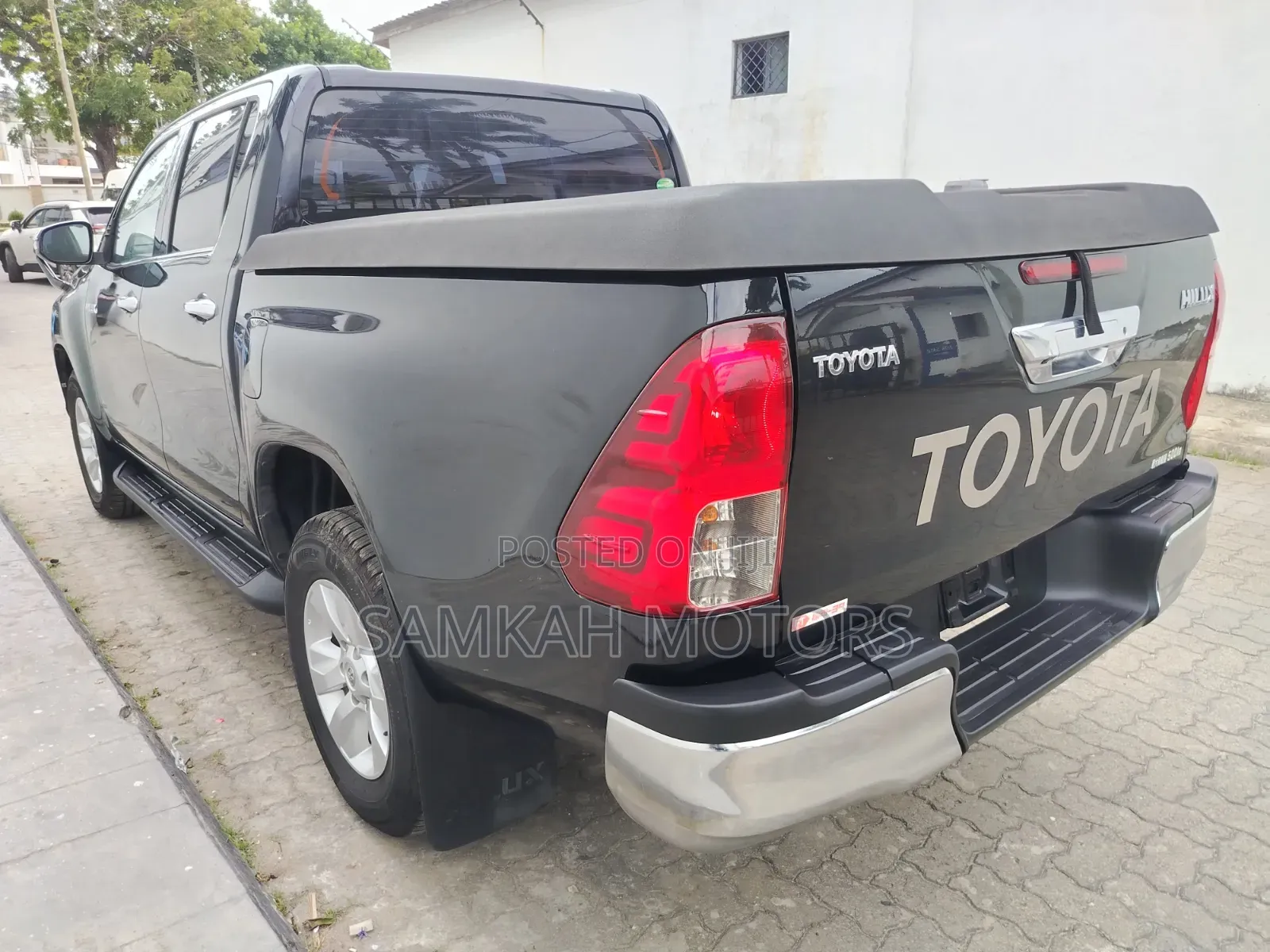 Toyota Hilux 2020 Black