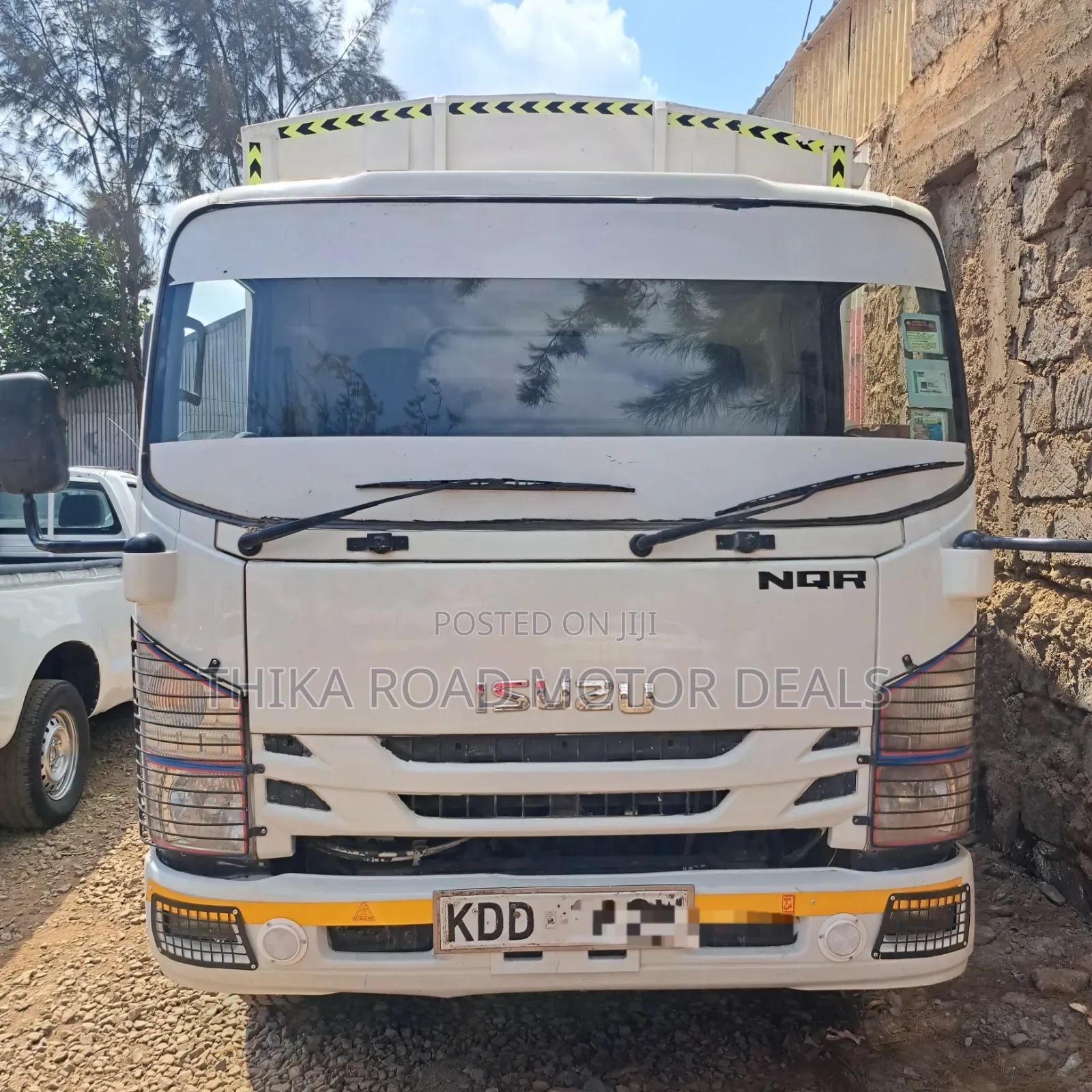 Isuzu NQR Manual