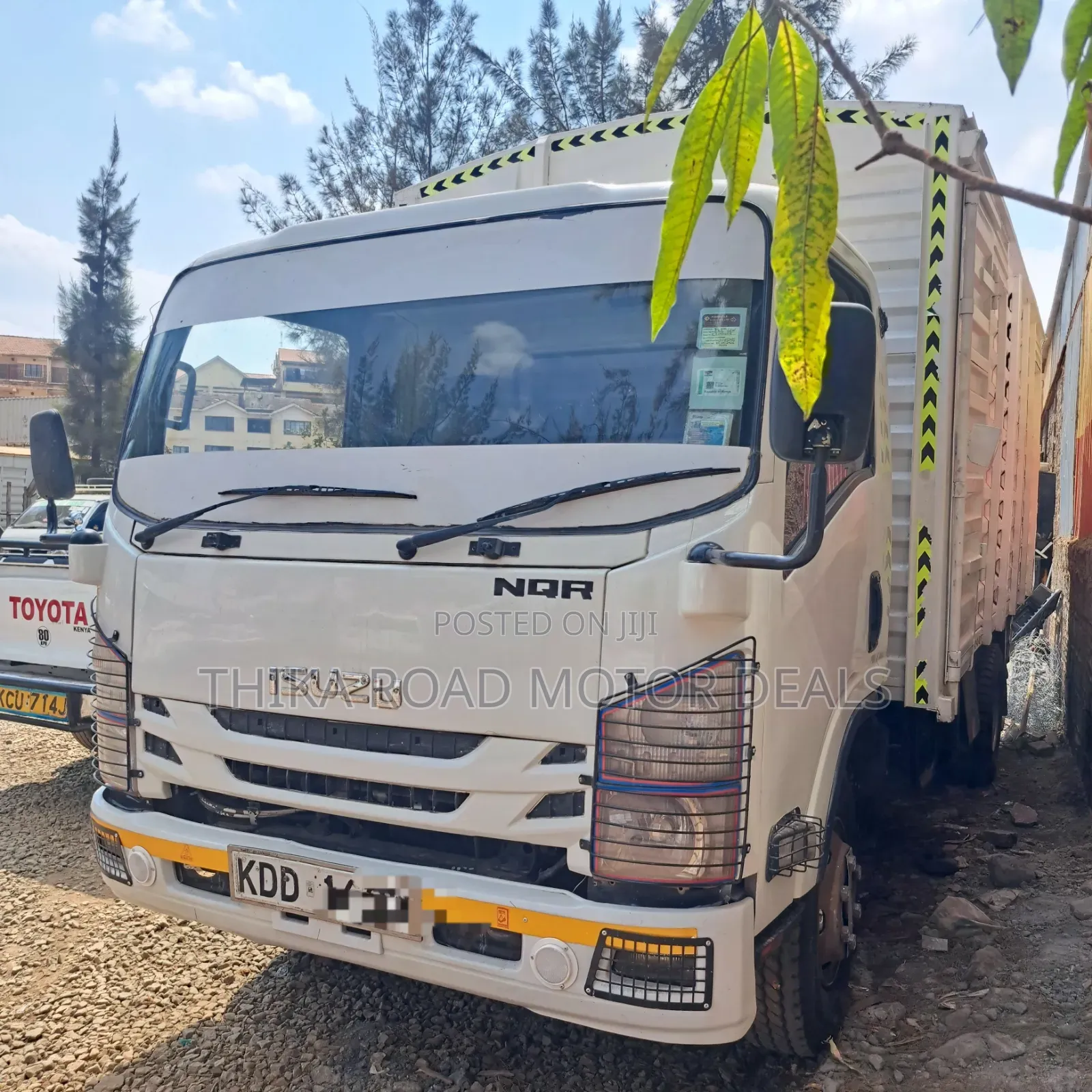 Isuzu NQR Manual