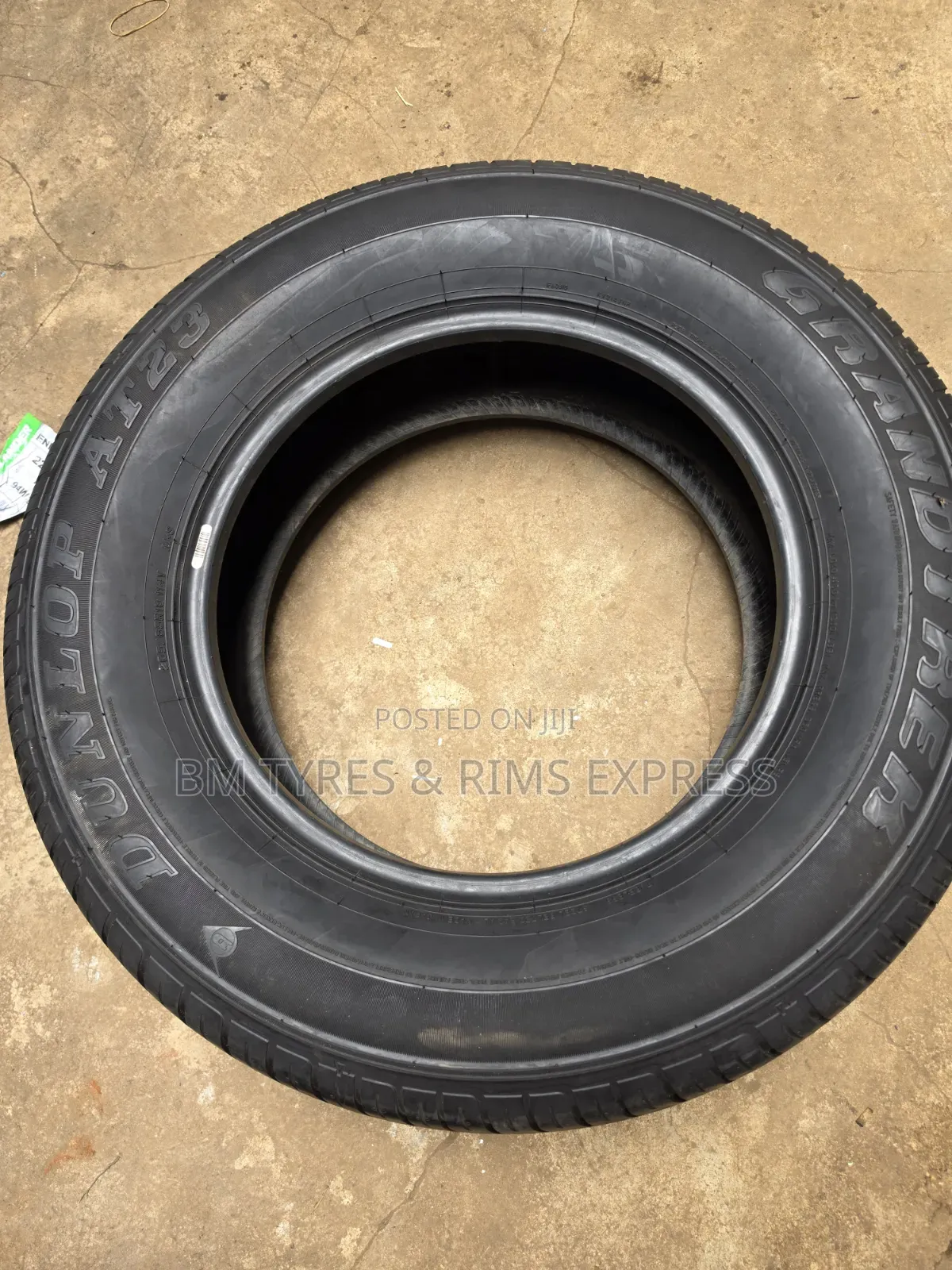 265 /65 R18 Dunlop TIRES (Japan)