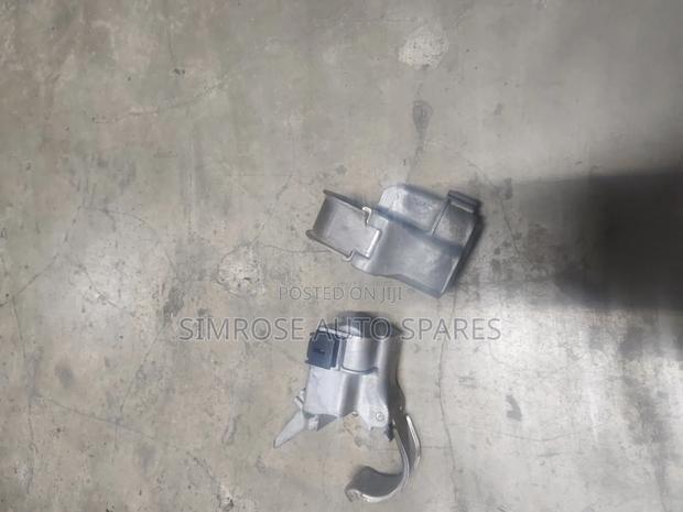 Toyota Vitz Steering Lock. - thumbnail 2
