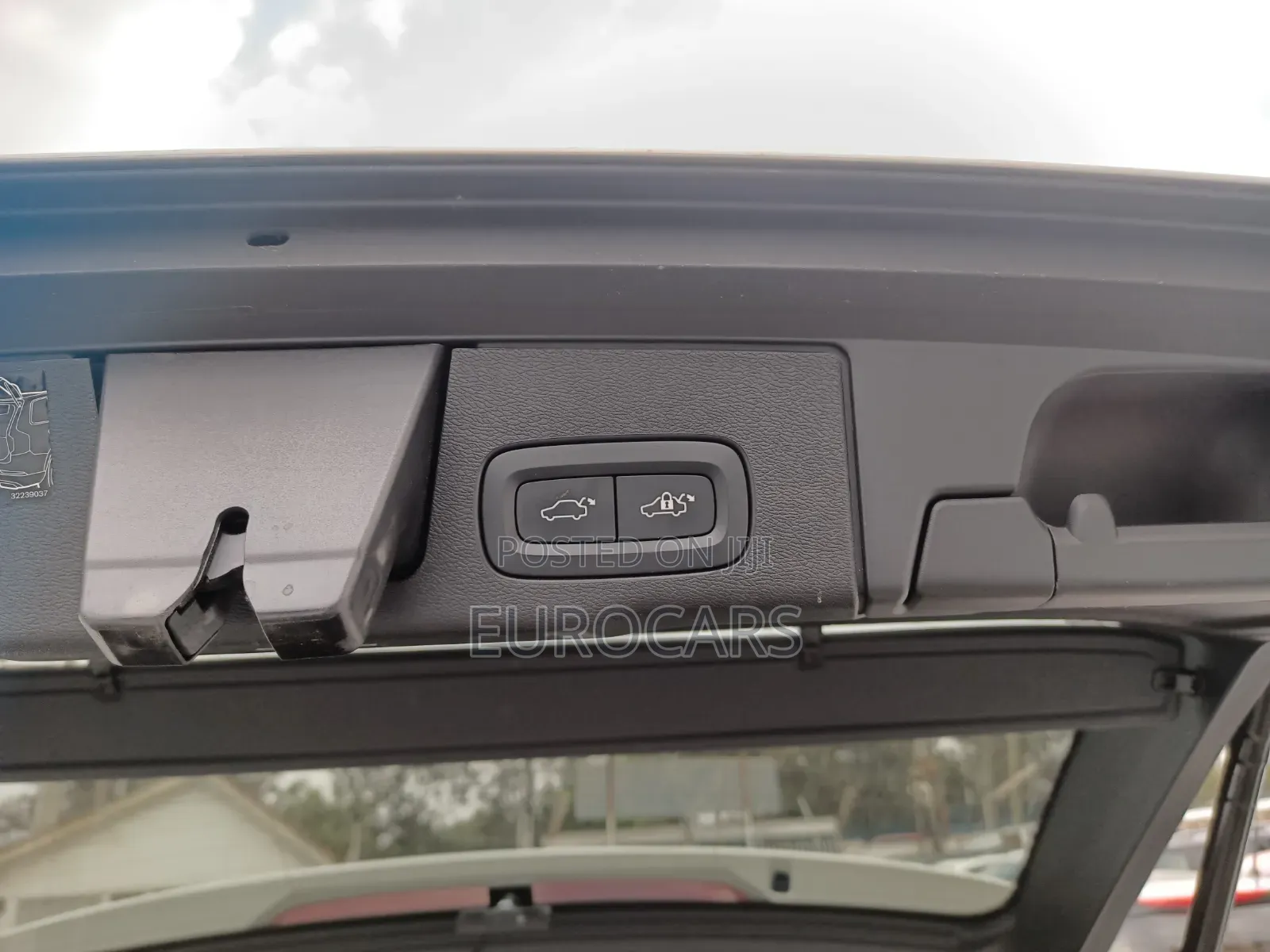 Volvo XC60 2019 Gold