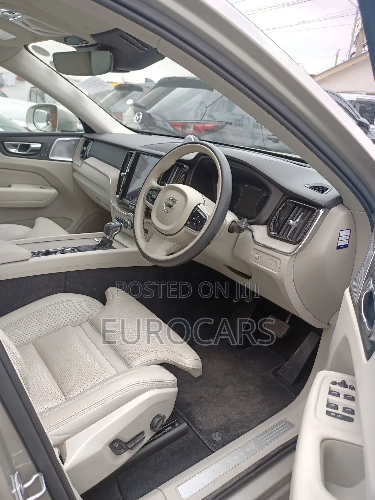Volvo XC60 2019 Gold