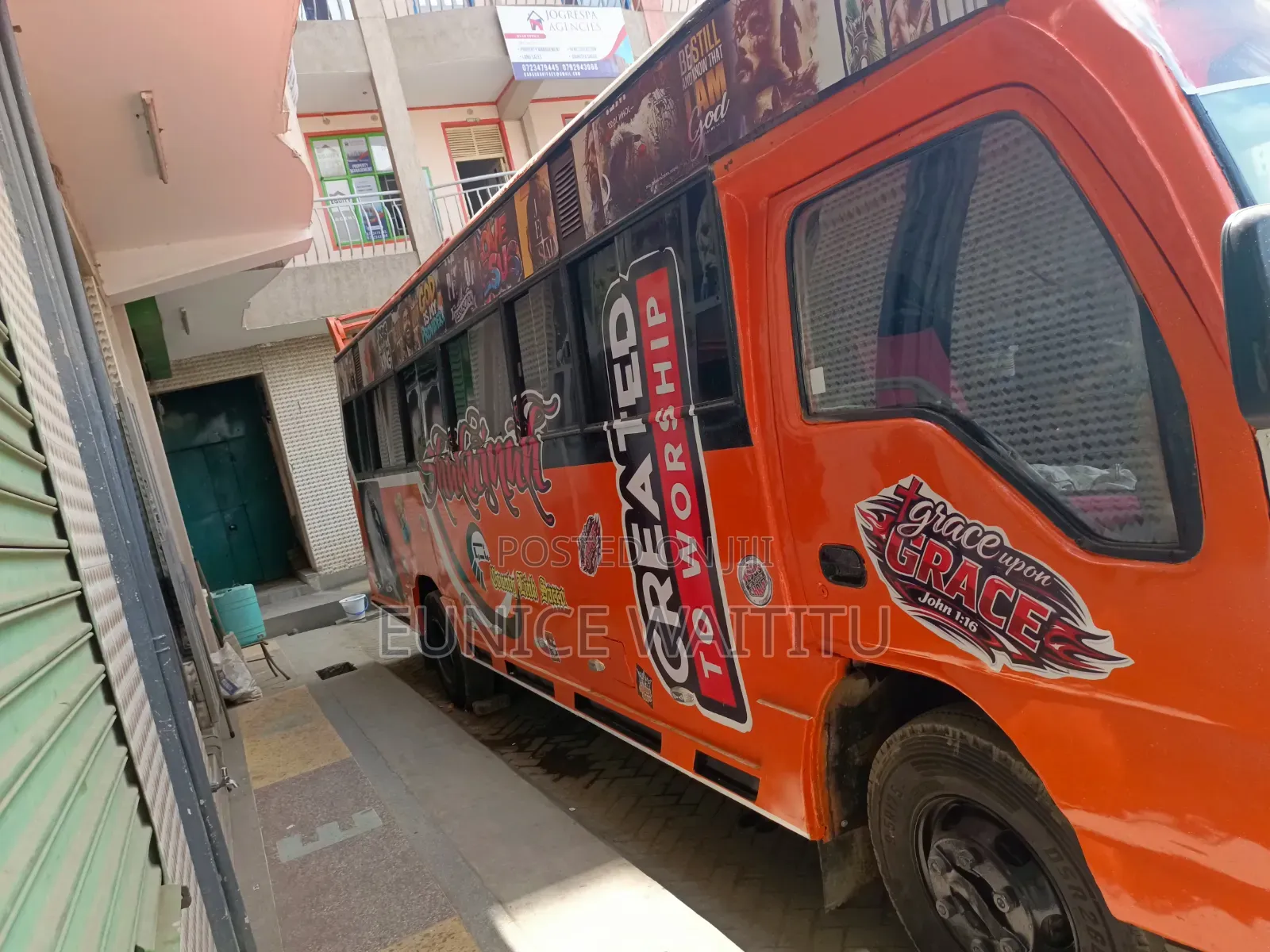 Isuzu NQR 2017 Red