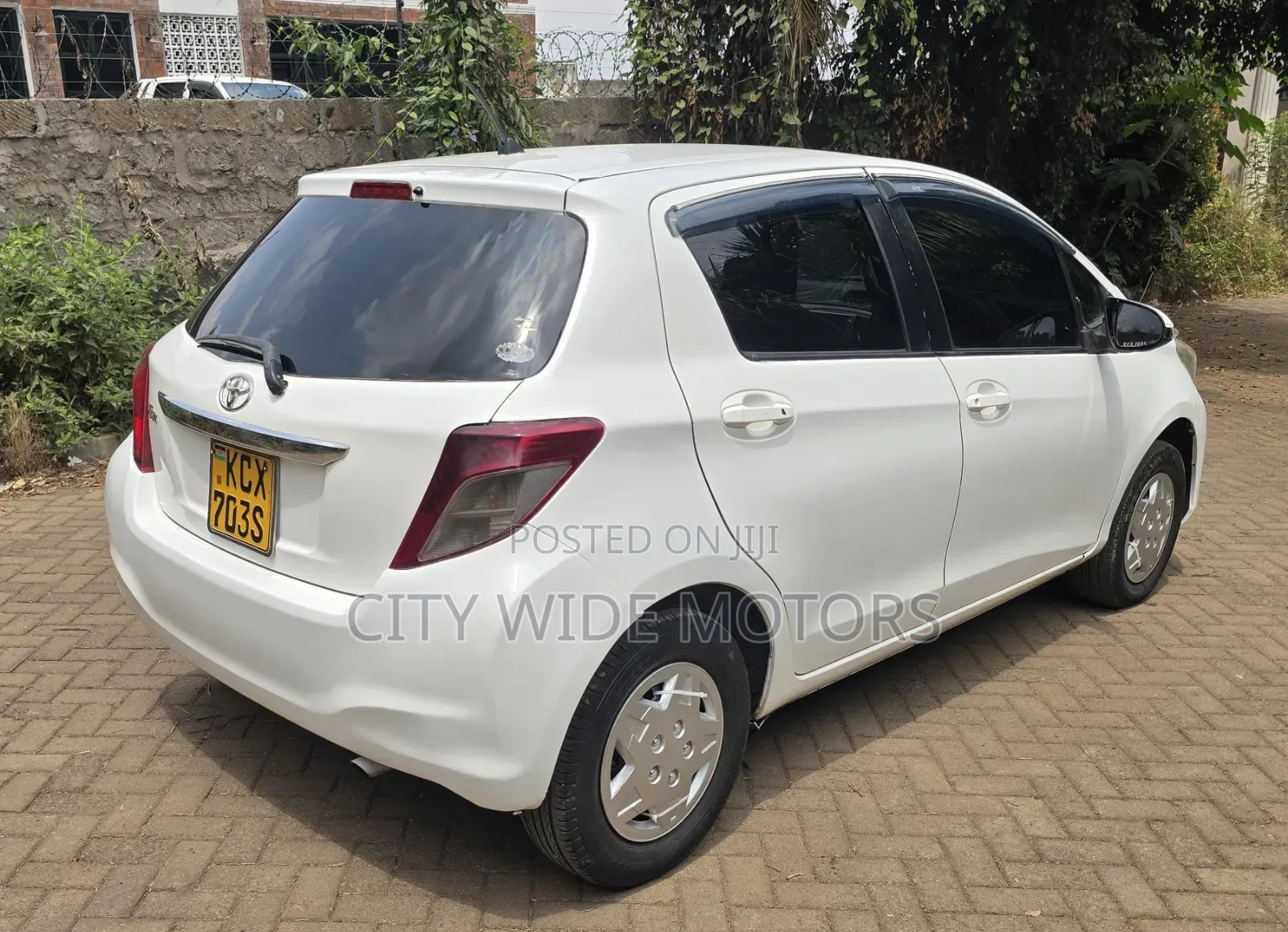 Toyota Vitz 2012 White