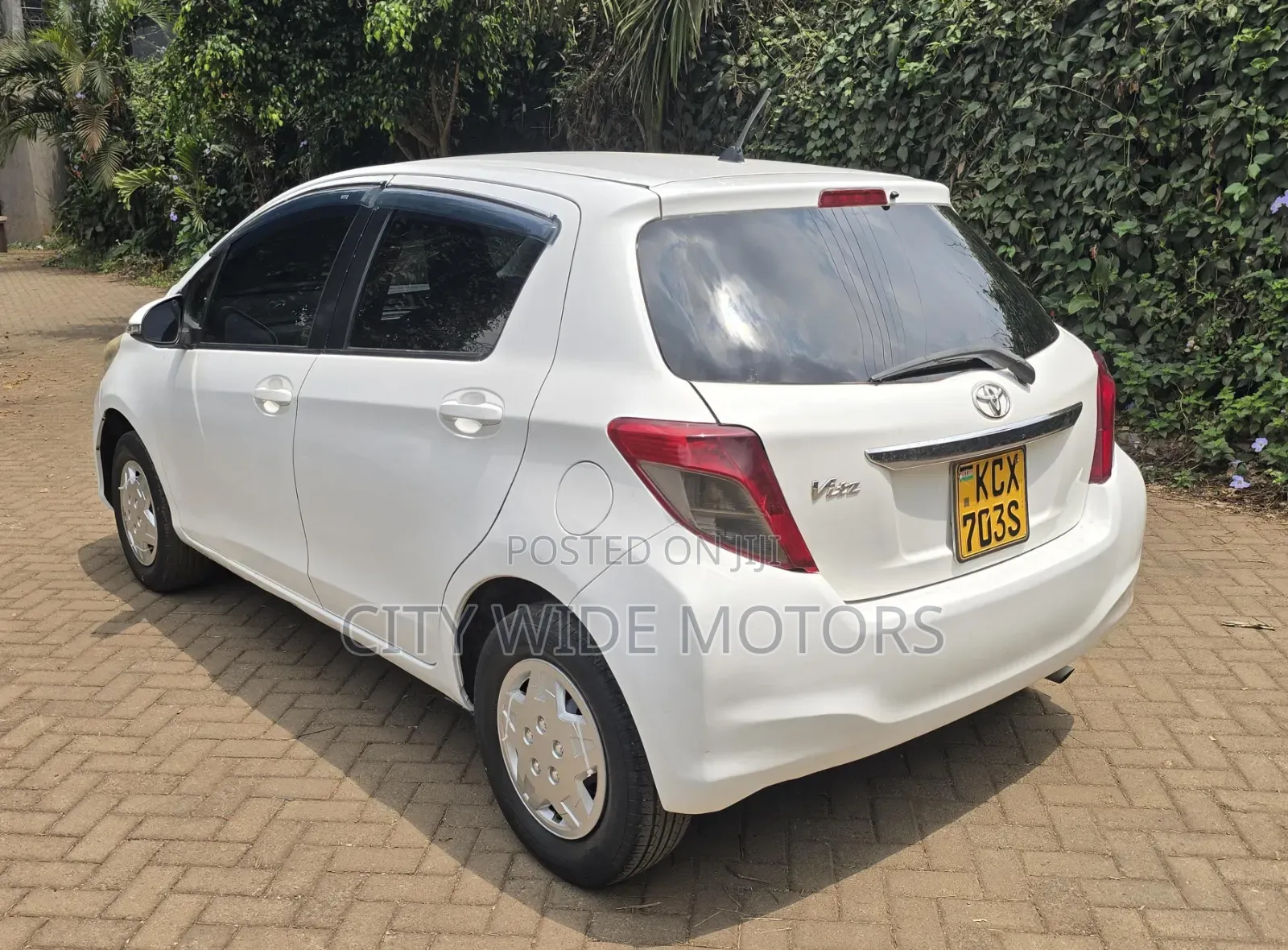 Toyota Vitz 2012 White