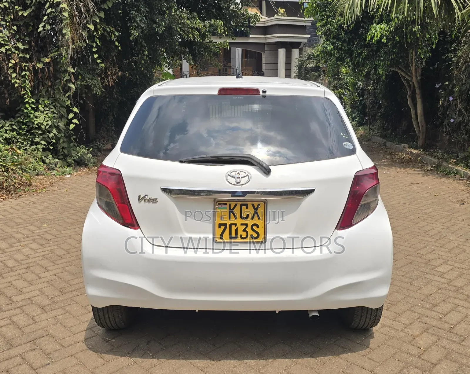 Toyota Vitz 2012 White