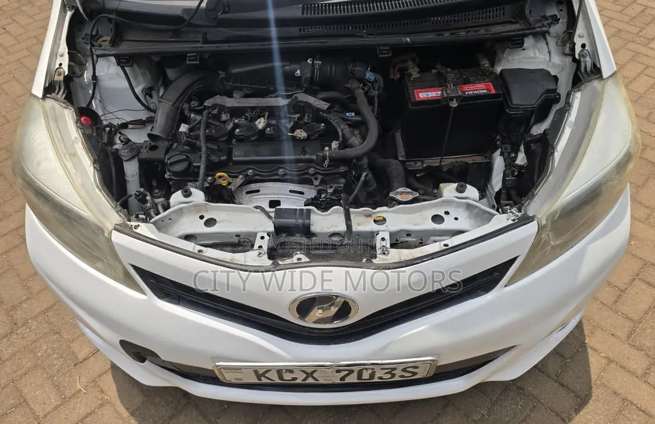 Toyota Vitz 2012 White