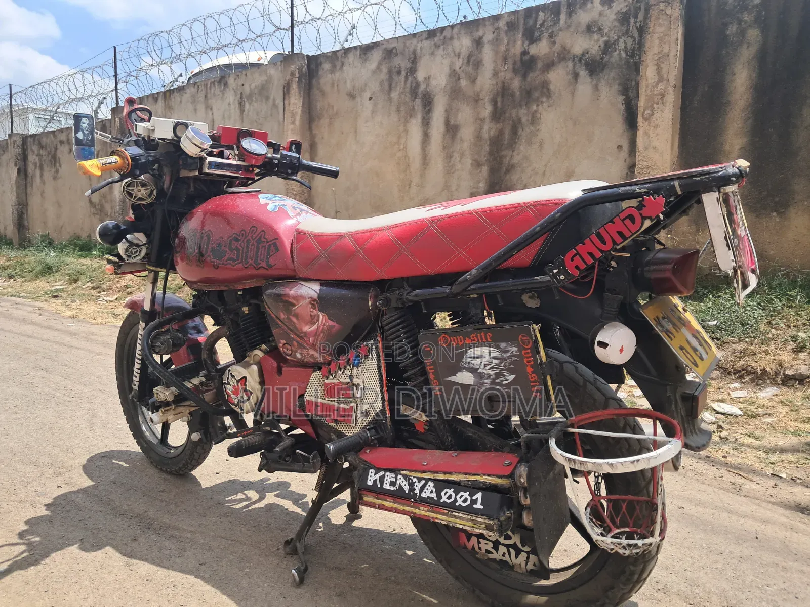 Bajaj Boxer 150 UG 2024 Red