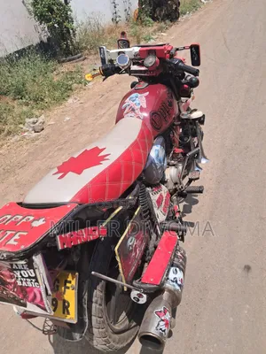 Bajaj Boxer 150 UG 2024 Red