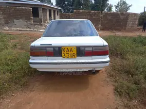 Toyota Corolla 1990 White