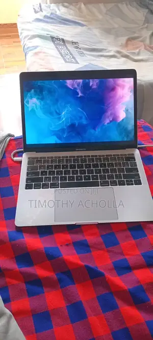 Laptop Apple MacBook Pro 2017 16GB Intel Core i5 SSD 256GB