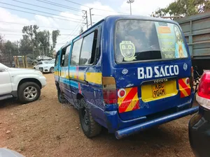 Toyota HiAce 2009 Blue