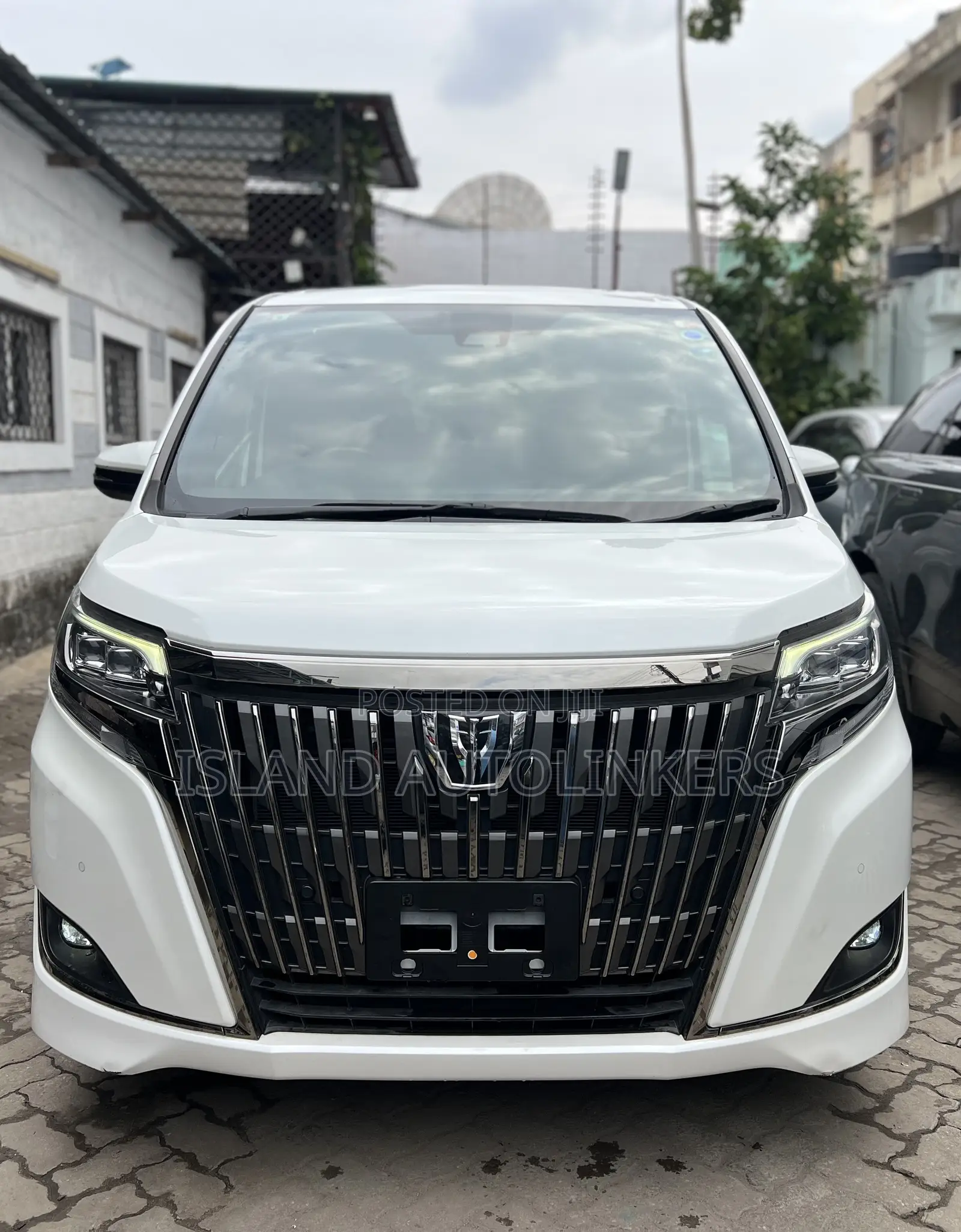 Toyota Esquire 2.0 FWD (7 seater) 2019 White