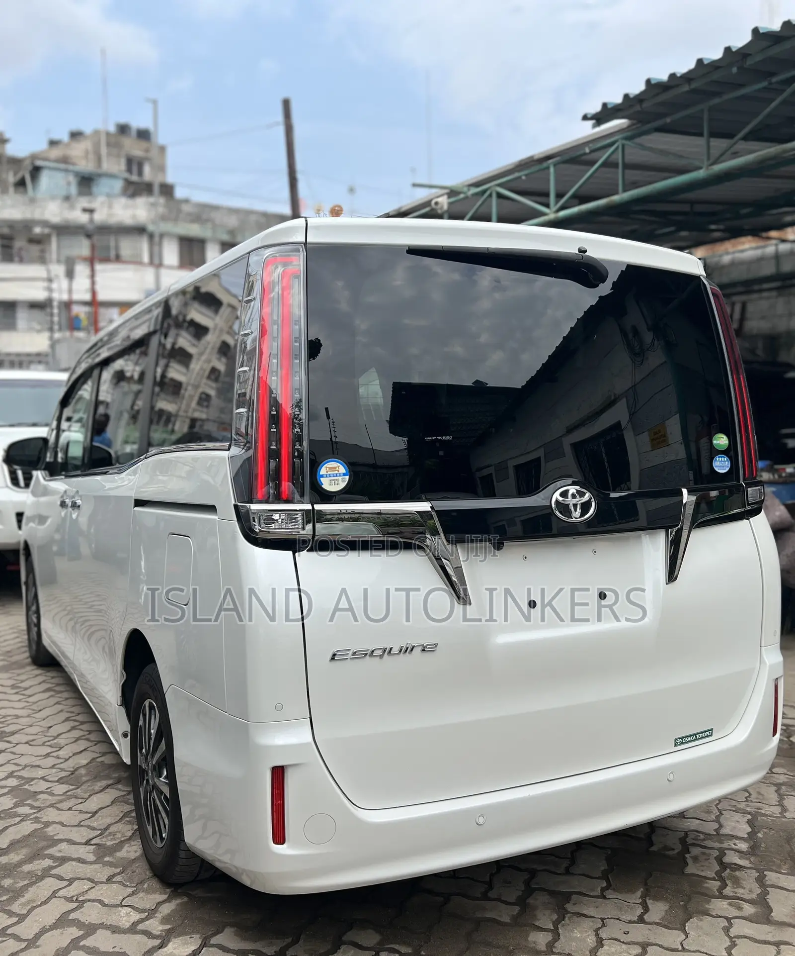 Toyota Esquire 2.0 FWD (7 seater) 2019 White