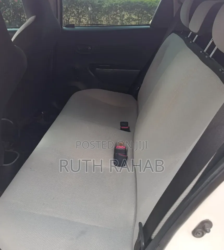 Toyota Vitz 2014 White