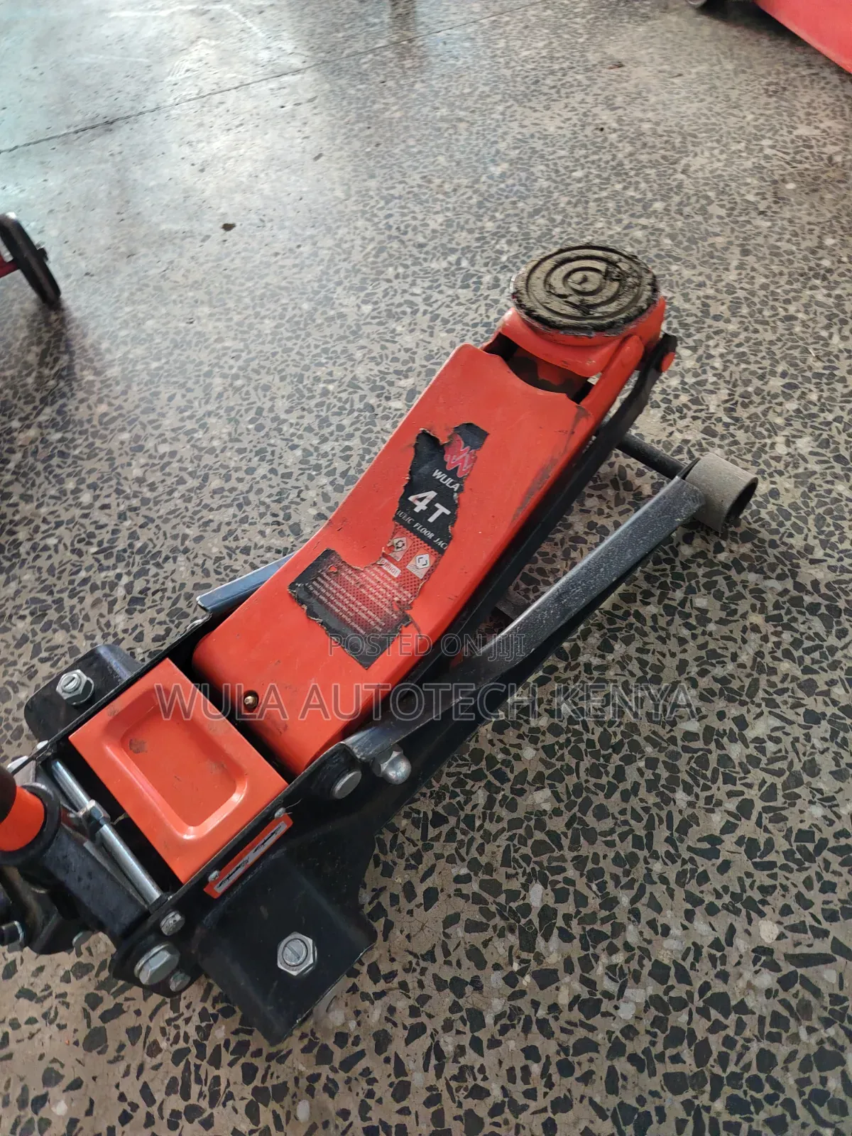 Strong and Reliable Heavy Duty 4tn Trolley Jack Machine Sunshine Italy