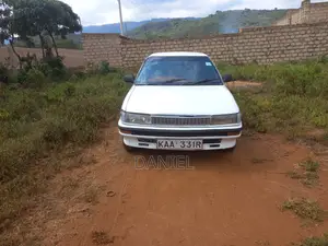Toyota Corolla 1990 White