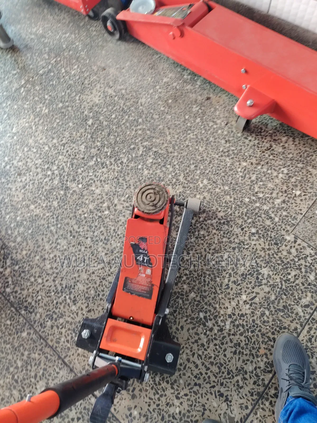 Professional Built for Workshop Use 4tns Trolley Jack Machine Sunshine