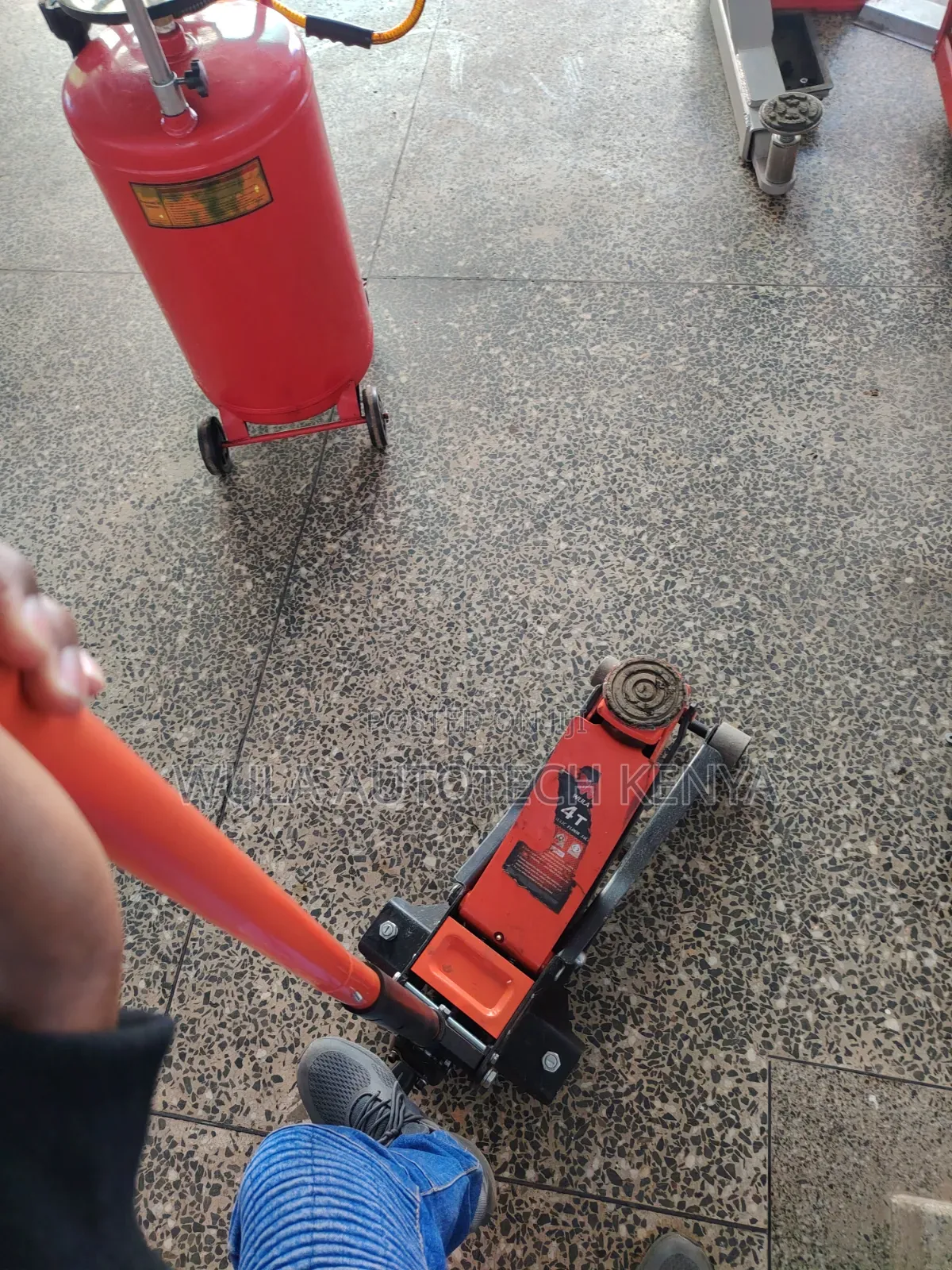 Car SUVs and Light Truck Lifting Trolley Jack Machine 4tns