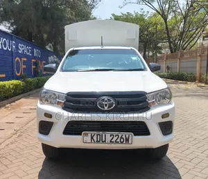 New Toyota Hilux 2025 White