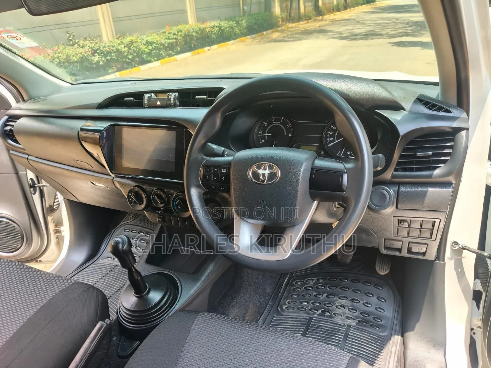 New Toyota Hilux 2025 White