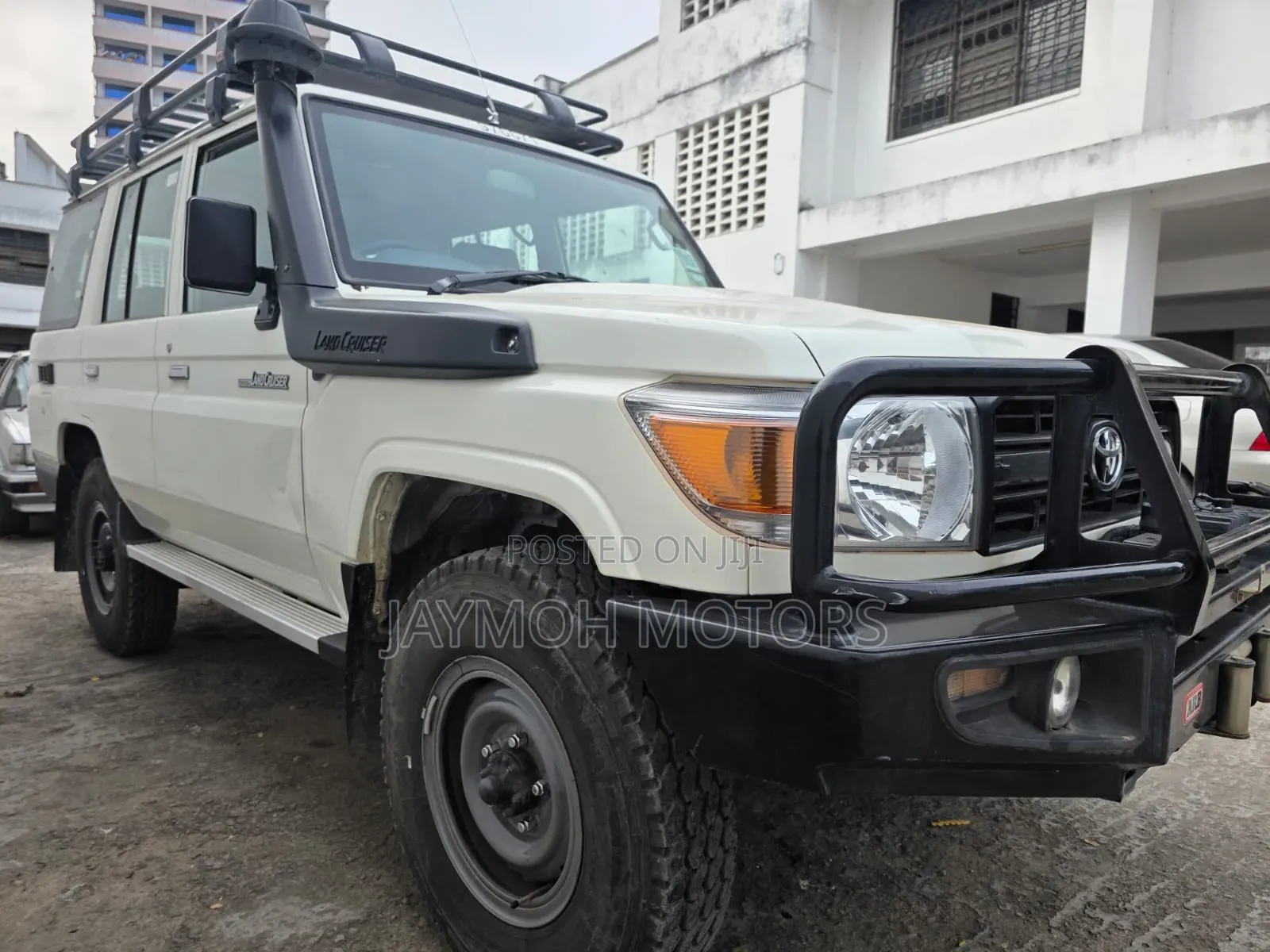 Toyota Land Cruiser 2022 White