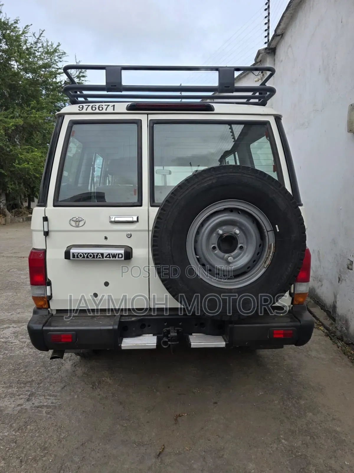 Toyota Land Cruiser 2022 White