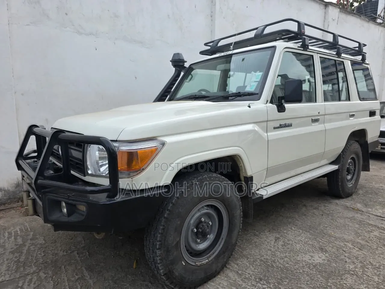 Toyota Land Cruiser 2022 White
