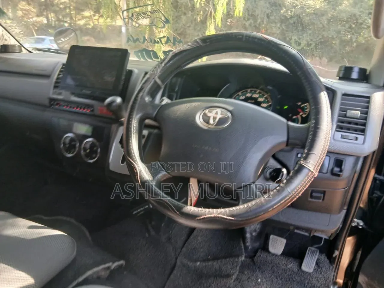 Toyota HiAce 2015 Black