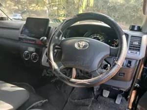 Toyota HiAce 2015 Black