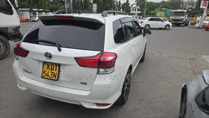 Toyota Corolla Fielder 2018 White