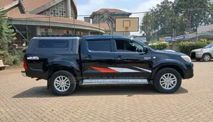 Toyota Hilux 3.0 D-4D 4x4 2012 Black