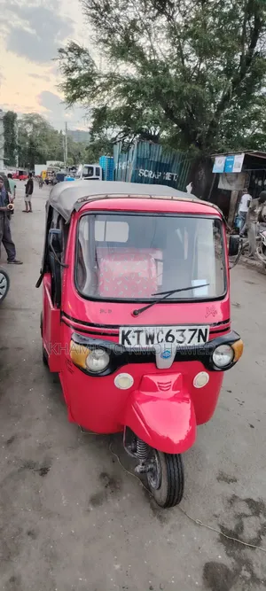 Piaggio 2021 Red