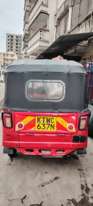 Piaggio 2021 Red