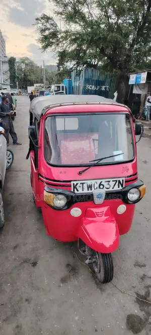 Piaggio 2021 Red