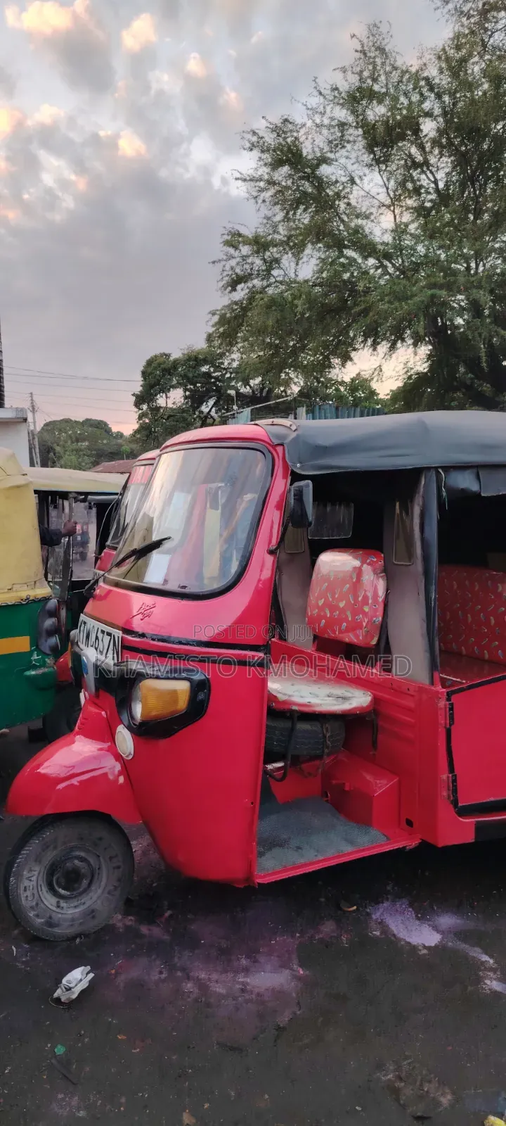 Piaggio 2021 Red