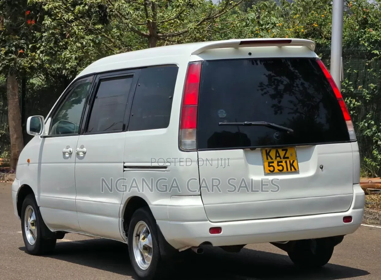 Toyota TownAce 2000 White