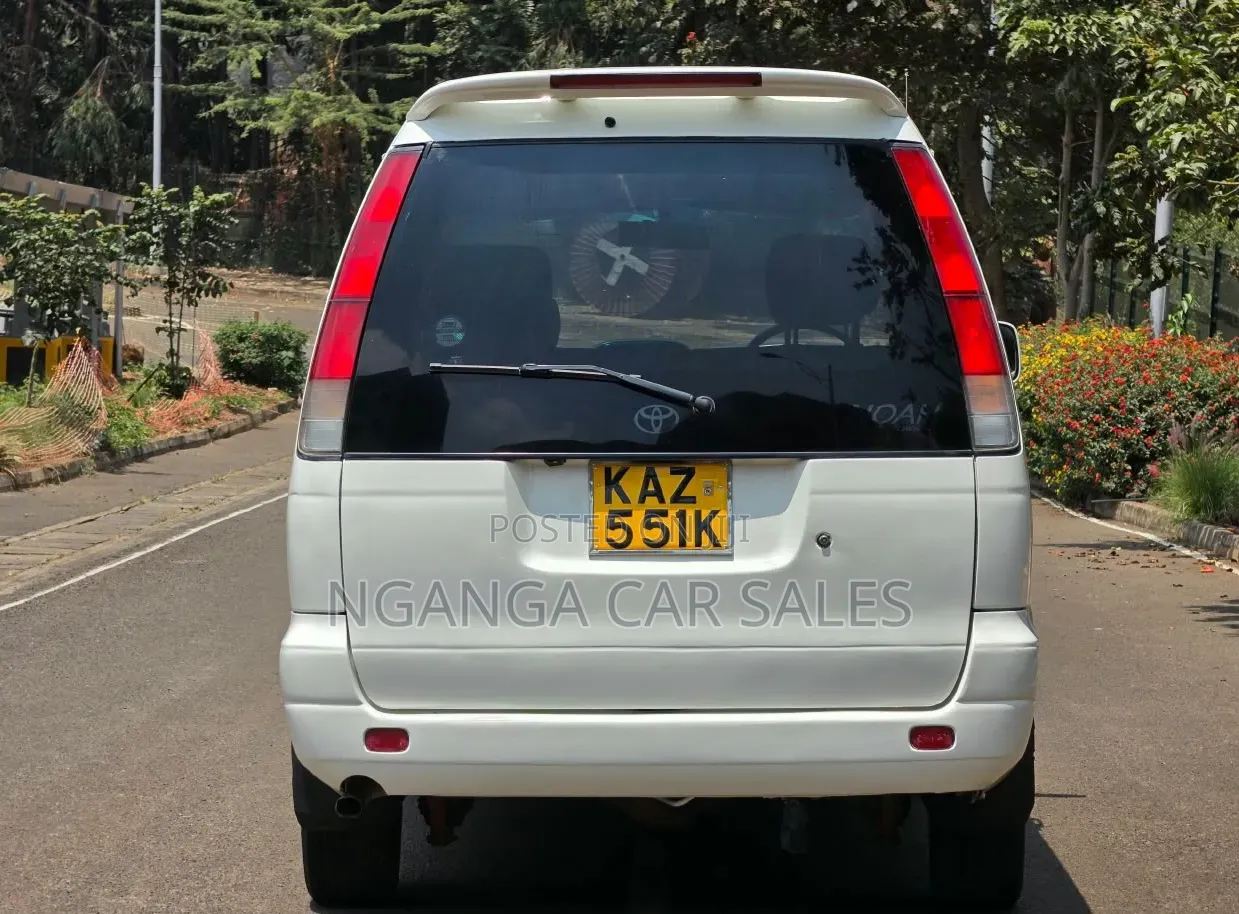 Toyota TownAce 2000 White