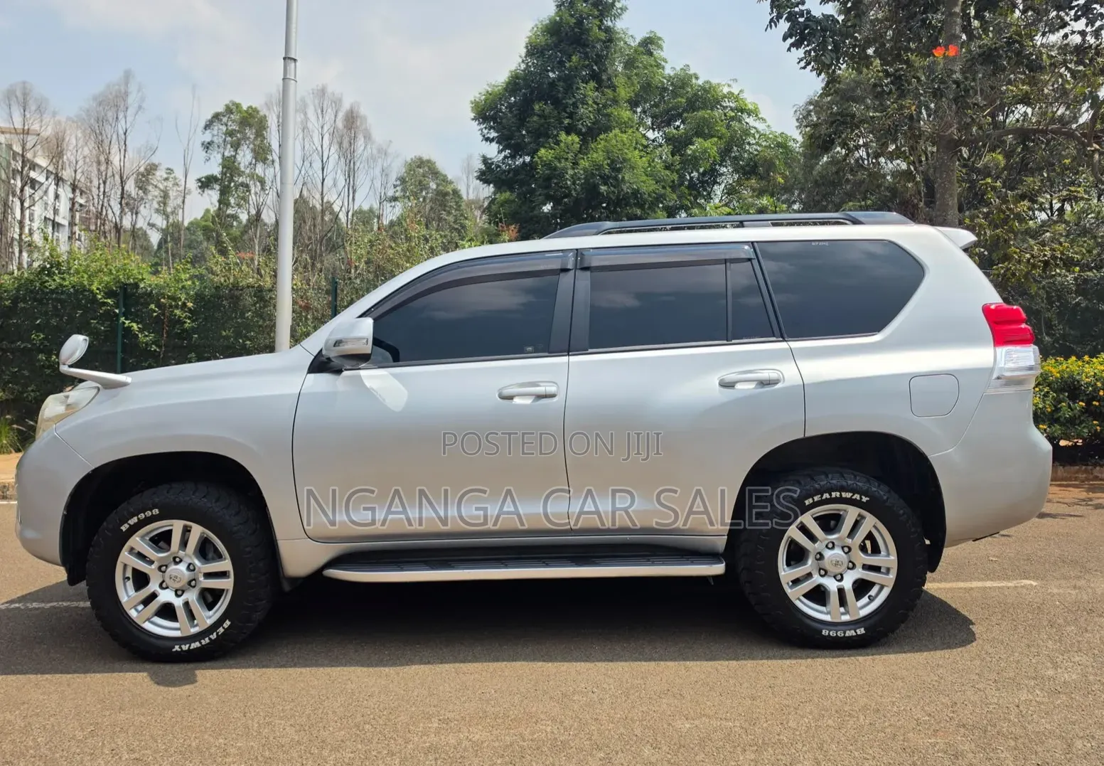 Toyota Land Cruiser Prado 2011 Silver