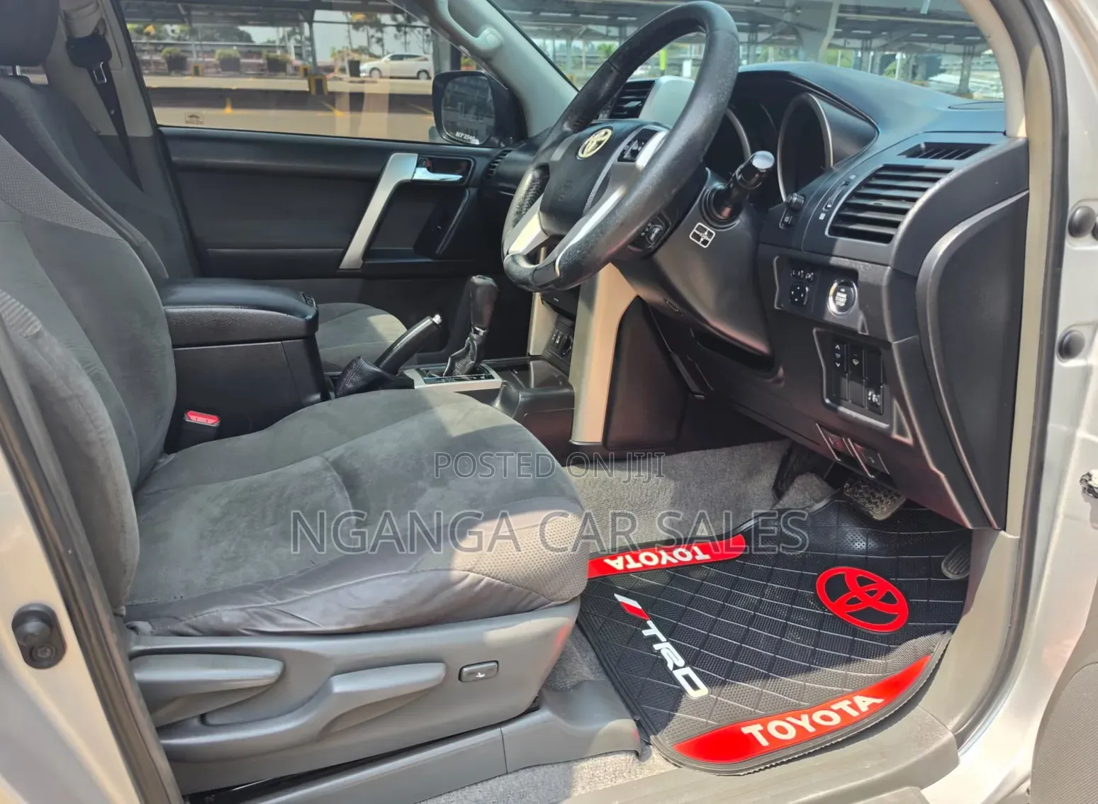 Toyota Land Cruiser Prado 2011 Silver