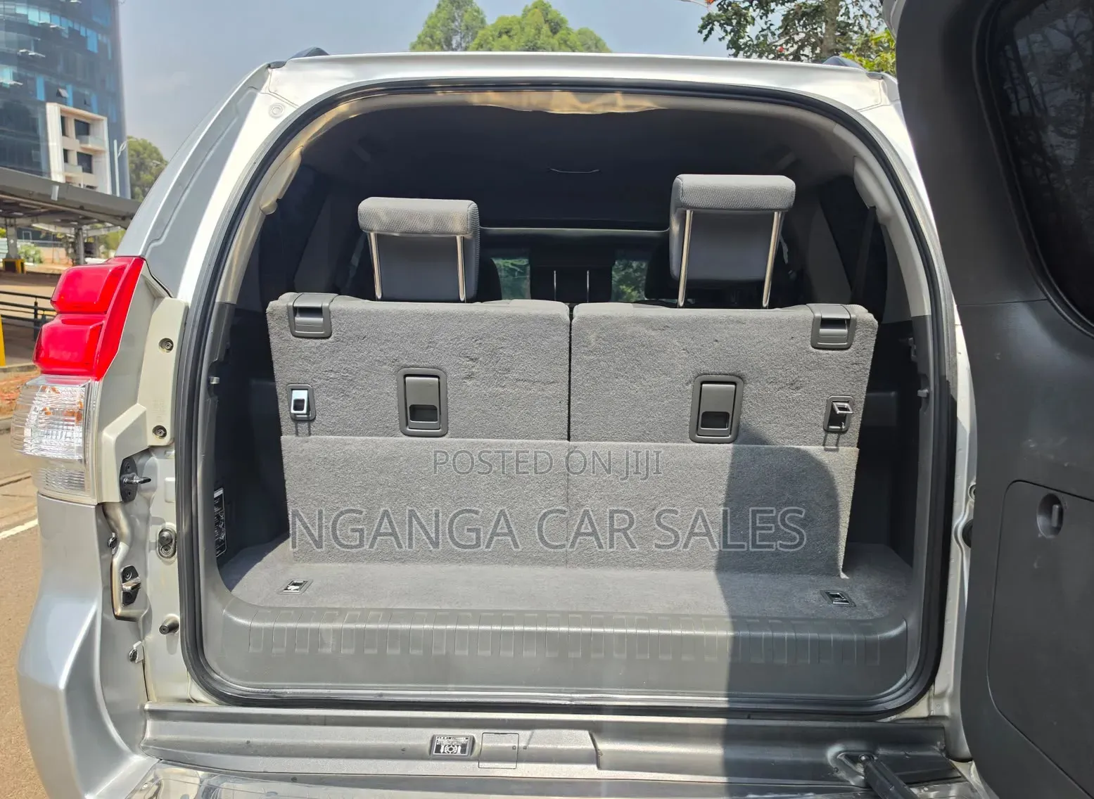Toyota Land Cruiser Prado 2011 Silver