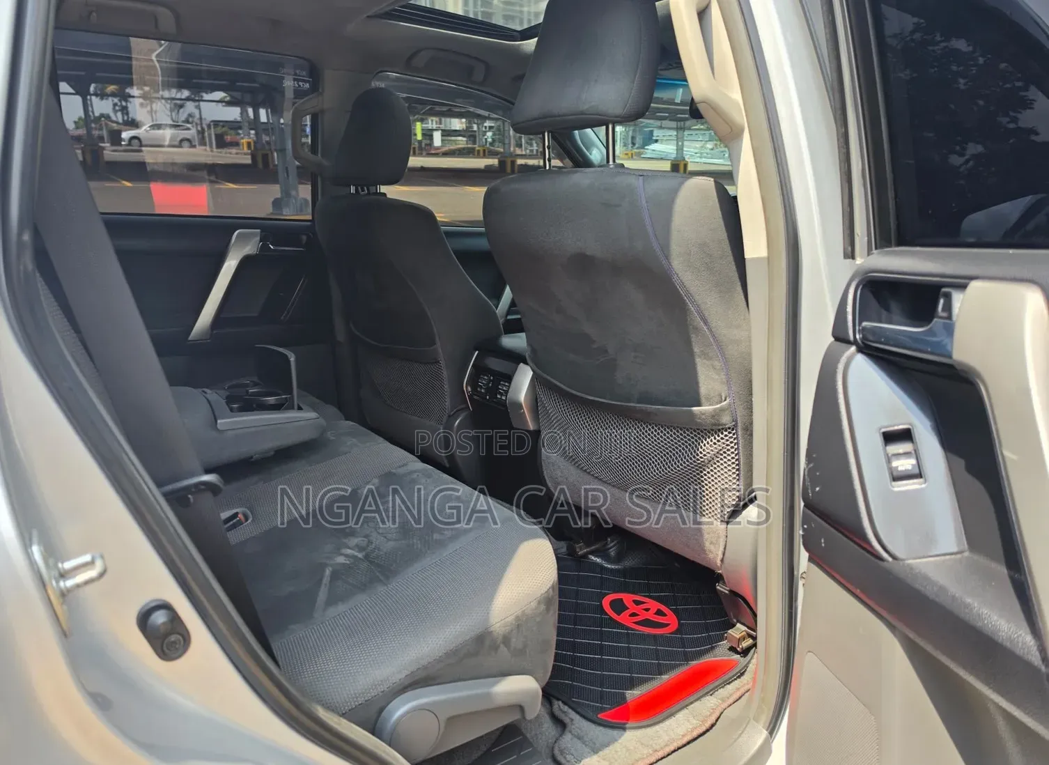 Toyota Land Cruiser Prado 2011 Silver