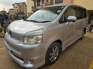 Toyota Voxy 2009 Silver