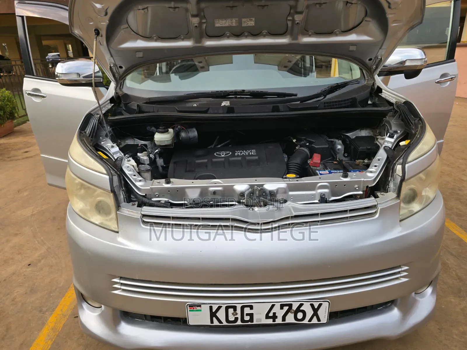 Toyota Voxy 2009 Silver