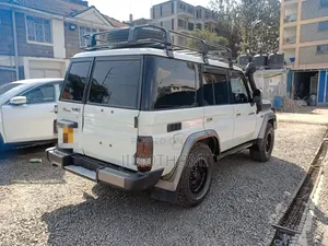 Toyota Land Cruiser 2009 White