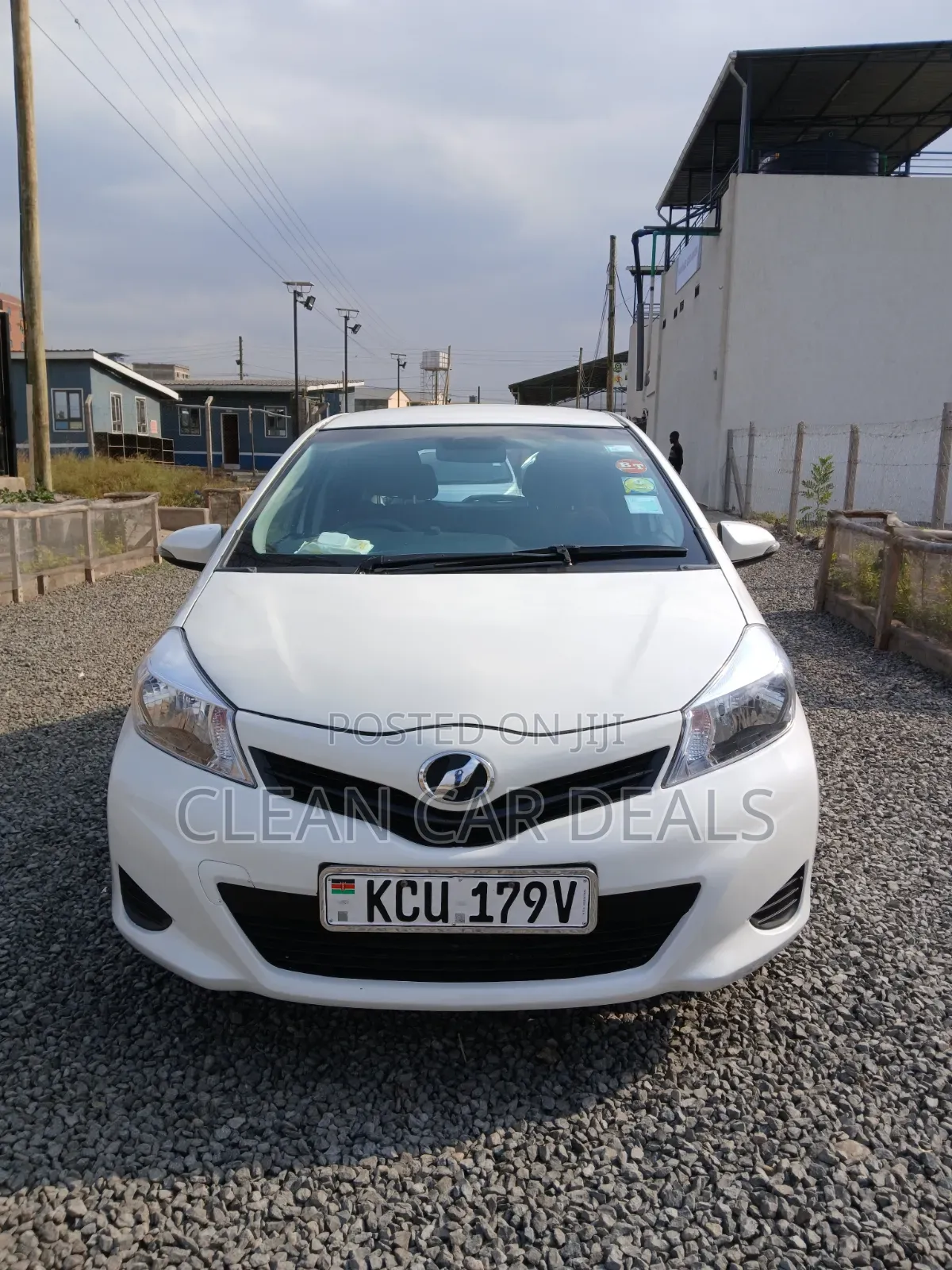 Toyota Vitz 2012 White