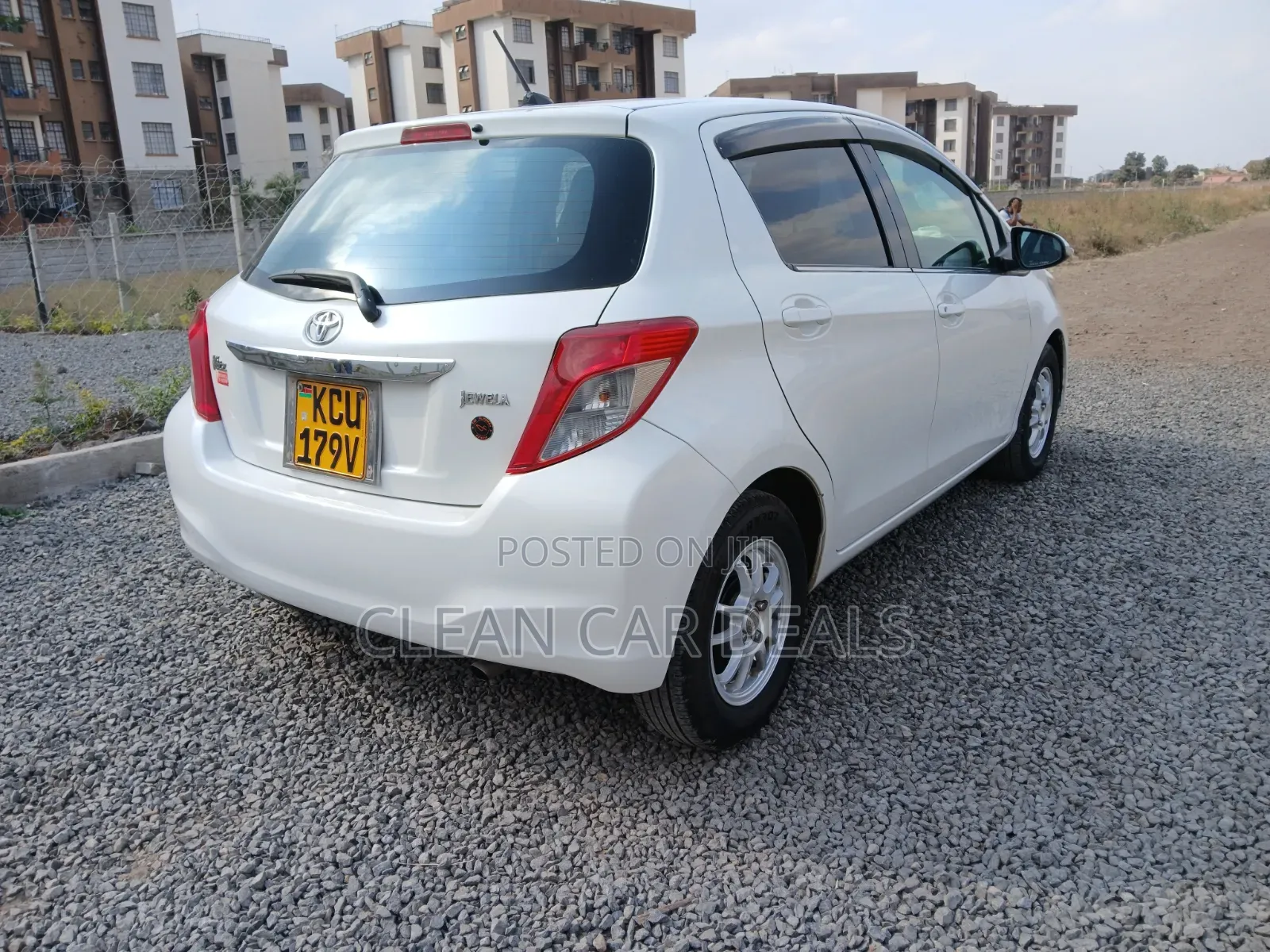Toyota Vitz 2012 White