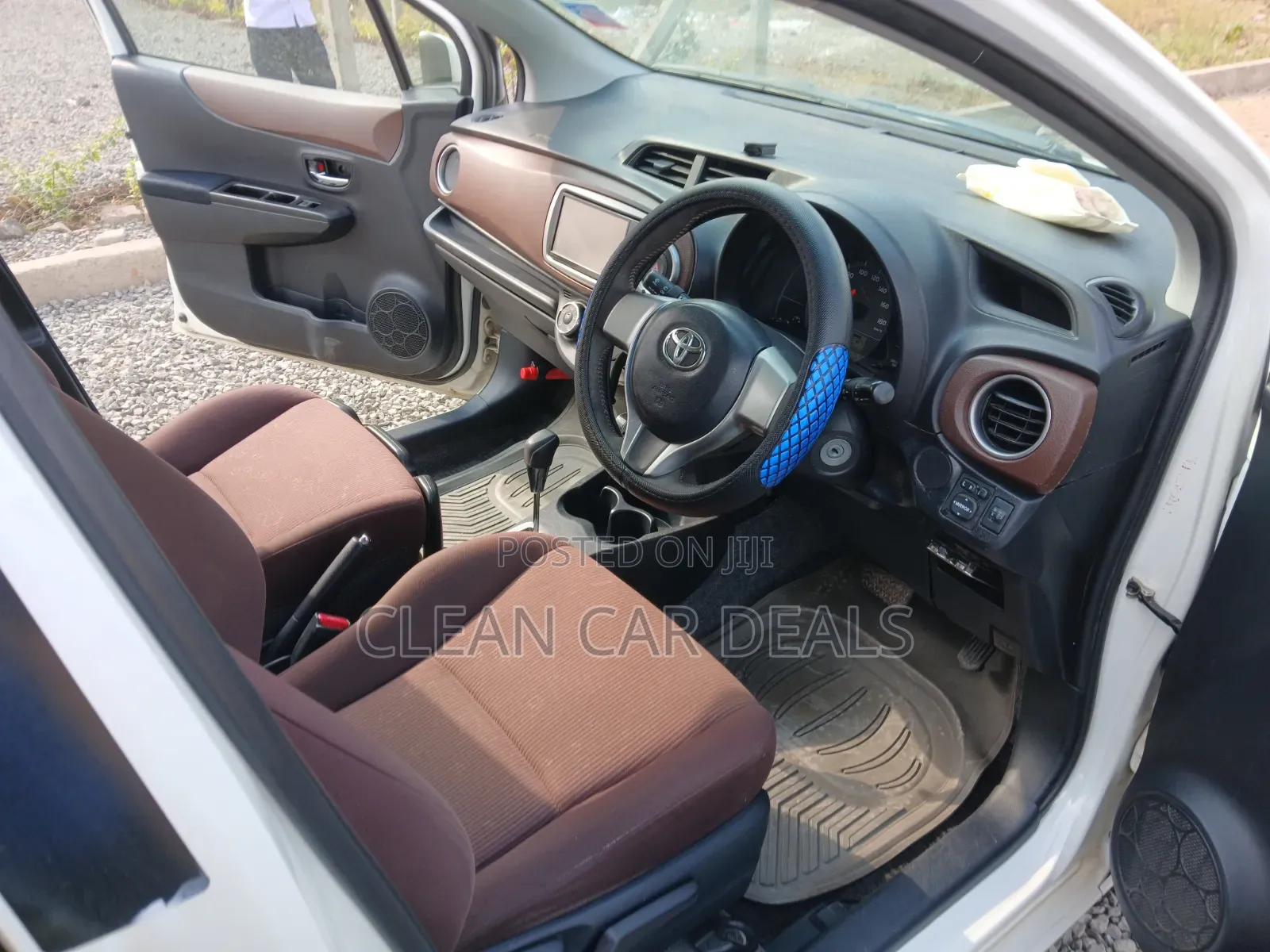 Toyota Vitz 2012 White